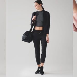 Lululemon On The Fly Pant 28” Black Full-On Luxtreme 7/8 Travel Pants Size 8